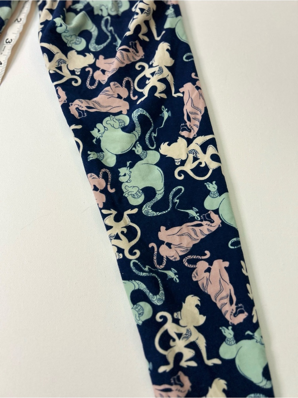 LuLaRoe Disney Aladdin Leggings Tween Size Navy Genie Rajah Abu Print - Picture 4 of 5